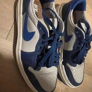 Nike Men's Blue and White Sneakers
